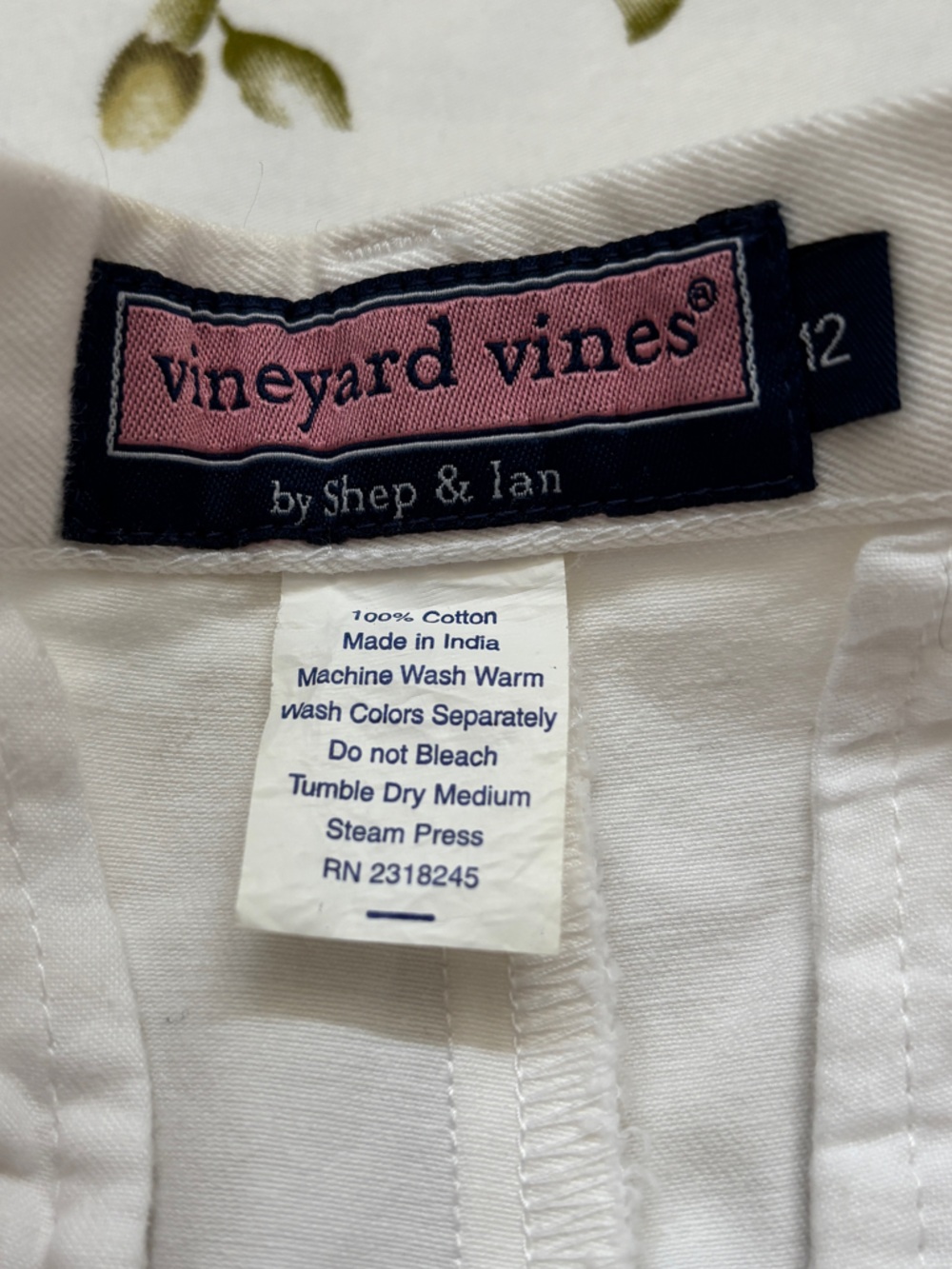 Vineyard Vines Size 12 White Pants - Picture 4 of 9